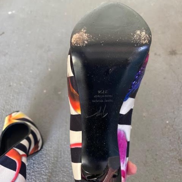 Authentic Giuseppe Zanotti Satin Striped Floral Peep Toe Pumps sz 37.5 - Picture 5 of 5